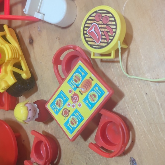 #16 Vintage 1974 Fisher Price Play Family Camper Little People Playset #994